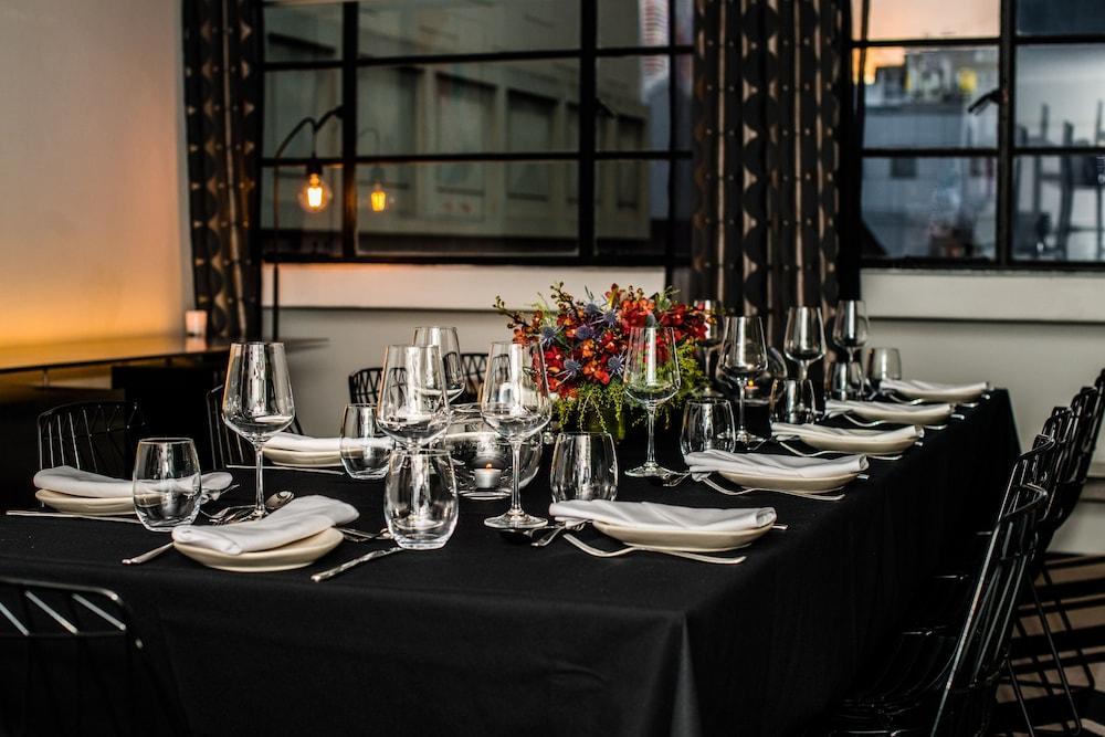 מלבורן Adelphi Hotel מראה חיצוני תמונה The interior of the restaurant